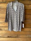 Black & White Chevron Print V-Neck Travel Tunic Black & White Chevron Print V-Neck Travel Tunic Lulu-B