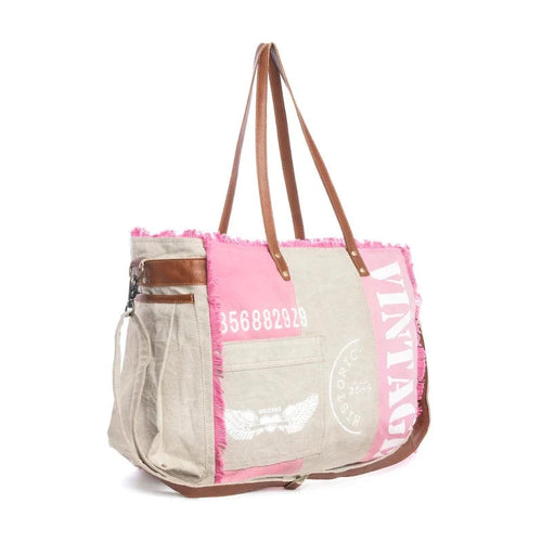 Queen Creek Weekender Bag in Pink Queen Creek Weekender Bag in Pink Myra Bag