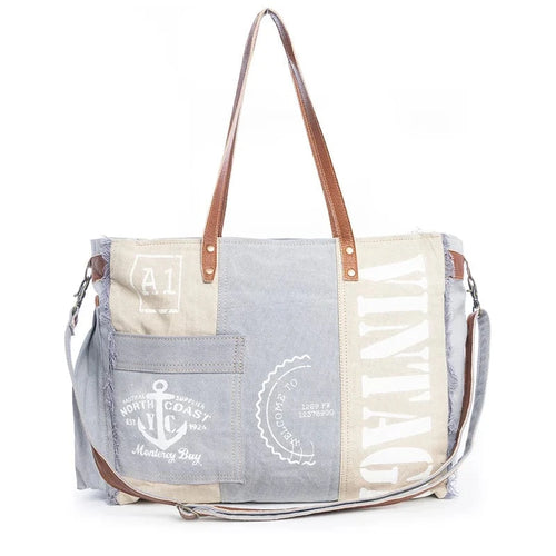 Queen Creek Weekender Bag in Sky Blue Queen Creek Weekender Bag in Sky Blue Myra Bag